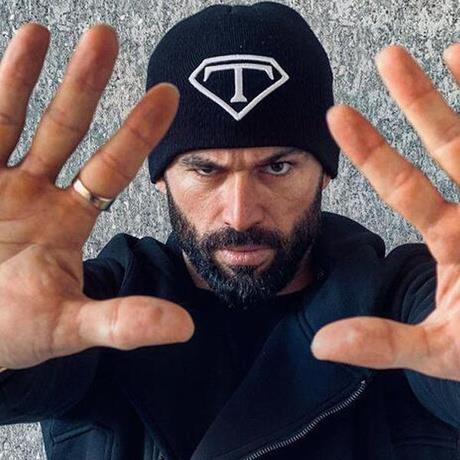 Survivor 2023 sezonunda yarışmacı olarak katılacak isimler merak edilirken flaş bir paylaşıma imza atan Turbo Turabi "Survivor'a geliyor musun?" sorusuna verdiği cevapta, "Kesin geliyorum Survivor'a. Elbet bir gün geleceğim. Bugün sokaklarda hayat mücadelemi verirken hayalini kurduğum hayattan daha güzel bir hayat yaşıyorum. Ve bu hayatı Survivor'a borçluyum. Reality TV show kariyerimin jübilesini Survivor'da yapacağım" ifadelerini kullanmıştı.