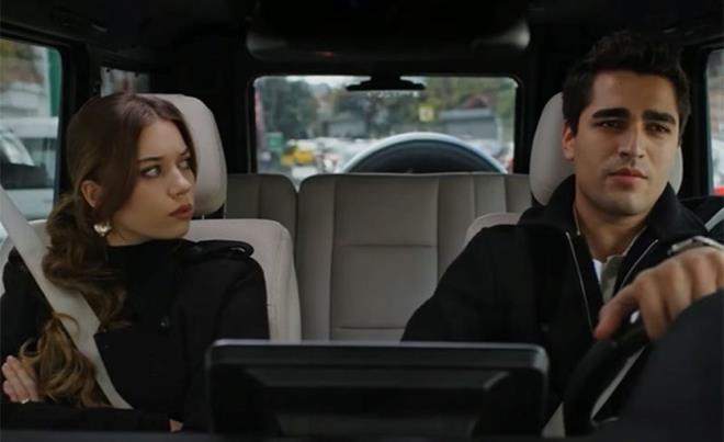 Star TV'nin çok sevilen dizisi ?Yalı Çapkını?, 18 Kasım Cuma akşamı 9. bölümüyle izleyici karşısına çıktı. Gerek oyuncu kadrosu gerek hikayesiyle reyting rekorları kıran dizide, Suna'yı kaçırmak için seferber olan Seyran ile Ferit'in çabası ve Kazım Ağa gündem oldu.