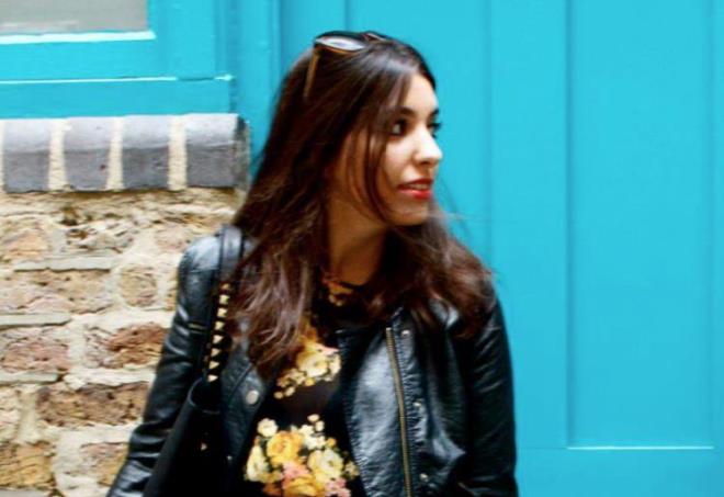 İlk seansta vücutlarında ufak izler olduğunu fark eden ve durumu güzellik merkezindeki uzmanlarla paylaşan kardeşler, bunun geçici olduğuna dair bir yanıt aldı.