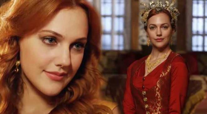 2011 yılında rol aldığı "Muhteşem Yüzyıl" dizisiyle yıldızı parlayan Meryem Uzerli'nin yüzüne yaptırdığı işlemler sonrası yeni görüntüsü herkesi şoke etti. Estetik operasyonları için servet harcayan ünlü oyuncunun son hali hayranları tarafından tepki topladı.