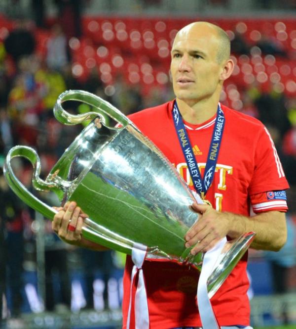 Bayernli Robben, favori takımı olarak F.Bahçe'yi gösterdi. Robben'in bu tercihi Kuyt'tan kaynaklandı.
