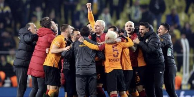 Galatasaray, Kadıköy'de liderliğini perçinledi