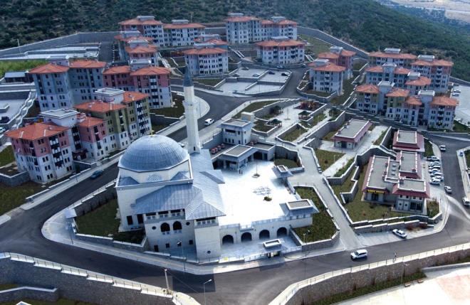 Başvuru ücreti olacak mı?<br>    Herhangi bir başvuru ücreti alınmayacak.  <br>  Yapımı devam eden konut kampanya kapsamına dâhil mi?  <br>  81 ilde bitmiş konutlar, belirli bir oranda tamamlanmış ve devam eden konutlar ile bankalarla garantörlük sözleşmesini imzalamış yeni başlayacak projeler kampanyaya dâhil olacak.  <br>  TOKİ kampanyalarında olduğu gibi bu kampanyada da kura çekilişi olacak mı?  <br>  16 Ocak itibariyle konut üreticisinden konutunu bulan vatandaşlar kurasız konut kredisi alma hakkı elde edebilecek.  <br>  Babadan-dededen ev kalan bir vatandaş kampanyadan faydalanabilecek mi?  <br>  Verasetle ev sahibi olan vatandaşlarımız başvuru yapabilecek.