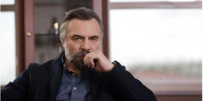 İşte Oktay Kaynarca'ya tıpatıp benzeyen kardeşi...