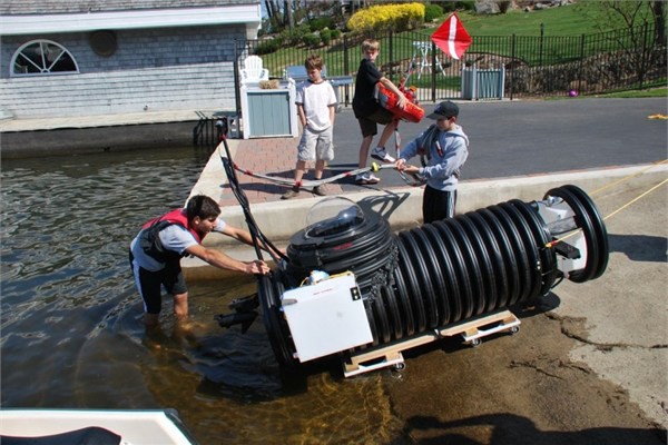 Justin Beckerman, 18 yaşında bir lise öğrencisi. En büyük hayali çocukluk yıllarından bu yana üzerinde çalıştığı denizaltıyı tamamlamak olan lise öğrencisi bunu başardı.