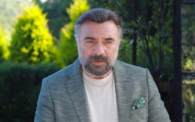 Ben Bu Cihana Sığmazam'ın hem başrolü hem de yapımcısı olan Kaynarca'nın yeni teklifi kabul edip etmeyeceği merak konusu haline geldi.