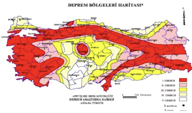 Dünyanın en hızlı hareket eden ve en aktif sağ-yanal atımlı faylarından biri olan Kuzey Anadolu Fayı (KAF) bin 100 kilometre uzunluğunda sağ yönlü ve doğrultu atımlı aktif fay hattı olarak biliniyor.