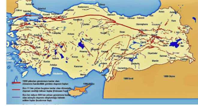 111 yıldır uyuyan bu fayı, denizden çıkar çıkmaz Gaziköy Mahallesi ile buluşuyor. Mahallenin sit alanı olarak ilan edilmesi sebebiyle de bölgede yeni yapılar yapılmadığı gibi söz konusu bulunan yapılarda da herhangi bir güçlendirmenin olmaması da mahalle sakinlerinin korkularını artırıyor.