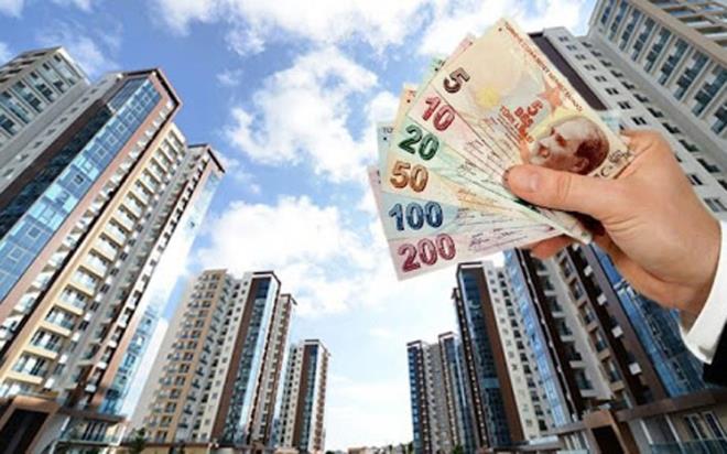 Depremlerin ardından bölgedeki vatandaşlar, diğer şehirlere yerleşmeye başladı. Depremzedelerin akın ettiği iller arasında Sivas da var. Sivas'ta kiralık dairelerin tamamının dolduğu ve konut sıkıntısının başladığı aktarıldı. Sivas Emlakçılar Birliği Başkanı Kerim Çayır, depremzedeler dışında tayini çıkanların da geldiğini ve onların da sıkıntı yaşadığını söyledi. Öğrencilerin de aynı sorundan muzdarip olacağını kaydeden Çayır, tavsiyelerinin acilen yeni konutlar üretilmesi olduğunu belirtti.