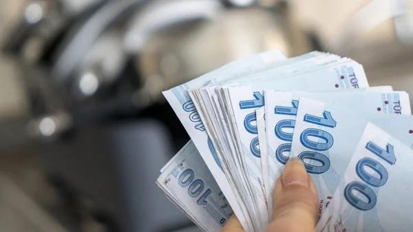 Ancak önümüzdeki 4 aylık enflasyon bunda belirleyici olacak. Geçtiğimiz yıl yapılan yüzde 30'luk asgari ücret ara zammının bin benzeri gerçekleşirse brüt asgari ücret 13.010 TL'ye ulaşacak. Net asgari ücret ise 11.050 TL'ye kadar çıkmış olacak.