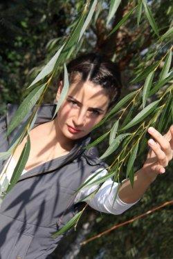 Dizide KGT ajanını canlandıran Nermin Kurtuluş ve Esra Şengünalp de güzellikleri ve üstlendikleri rollerle dikkat çeken diğer isimler.