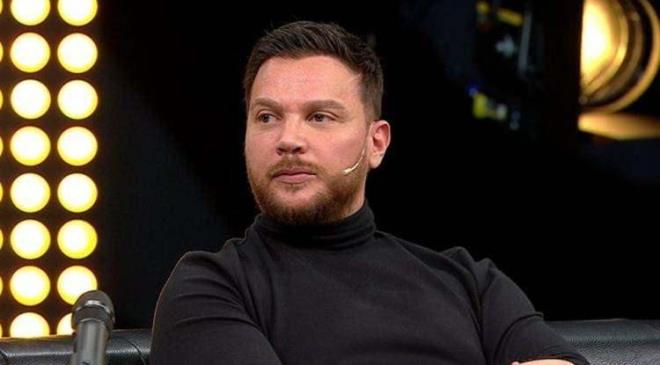 "KEŞKE ARKANDA SERDAR KADAR İZ BIRAKABİLECEK BİRİ OLSAYDIN!"  <br>  Sosyal medya hesabından Portakal'a seslenen Akçıl, "Keşke arkanda Serdar kadar iz bırakabilecek olsaydın gün gelip de öbür tarafa göç ettiğimizde" şeklinde yorumda bulundu.