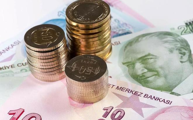 Milyonlarca memur ve emekli Temmuz ayında alacakları zam oranını merak ediyor. Cumhurbaşkanı Recep Tayyip Erdoğan en düşük memur maaşını Temmuz ayında 22 bin liraya yükseltileceğini duyurdu. Erdoğan'ın açıklamasından sonra memur ve emeklilerin Temmuz zammı için hesaplamalar başladı.