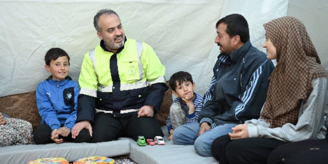 Büyükşehir'in Hatay mesaisi sürüyor
