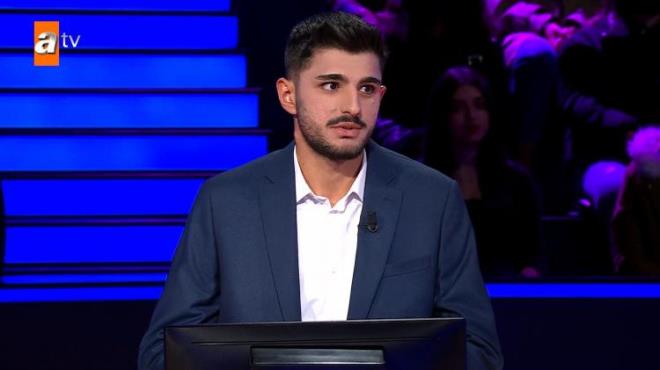 Erzurum'dan yarışmaya katılan 19 yaşındaki Emre Uçar, Alanya Alaaddin Keykubat Üniversitesi Tıp Fakültesi 1. sınıf öğrencisi olduğunu dile getirdi.