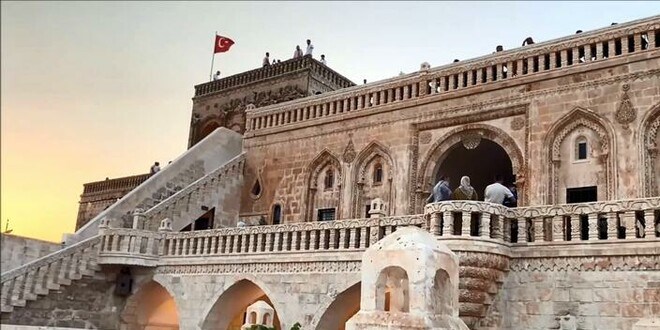 500 yıllık çarşı restore edildi