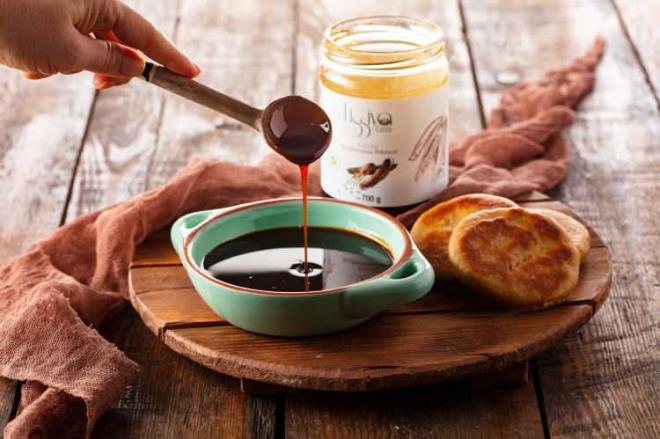 Anne adaylarının düzenli pekmez tüketmesi, bebeklerin fiziksel ve zihinsel gelişimini destekler. Buna ek olarak pekmezin emziren annelerde süt artırıcı özelliği olduğu bilinmektedir.