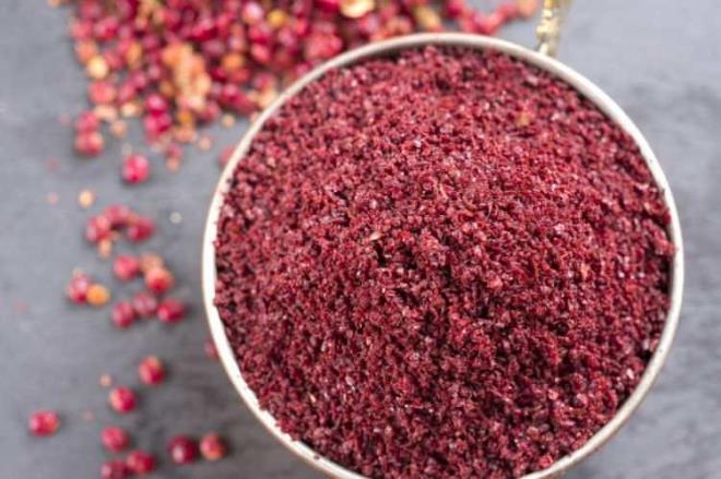 7 GÜN BOYUNCA SUMAK SUYU İÇERSENİZ NE OLUR?