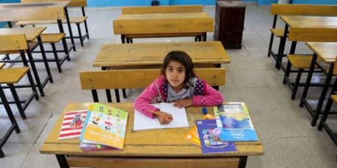 2 derslikli okulun tek öğrencisi var