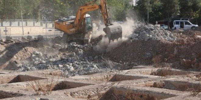 89 kişiye mezar olan sitenin temeli kapatılıyor