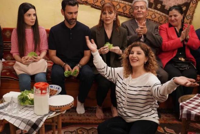 Her Salı TRT 1 ekranlarında seyirciyle buluşan Hayatımın Neşesi dizisinin başrollerini Şebnem Bozoklu ile Tolga Tekin paylaşmaktadır.