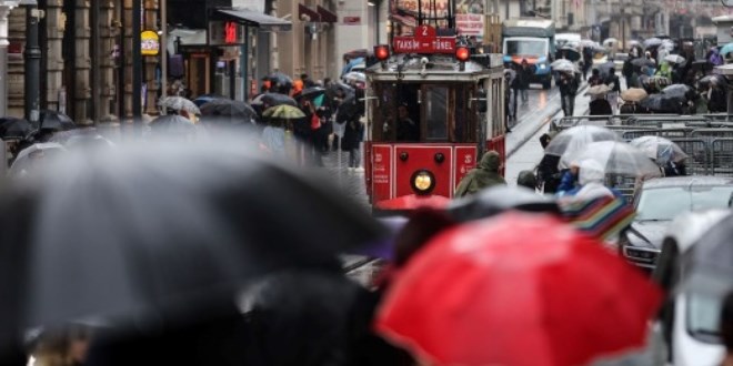 İstanbul'da sağanak yağış etkili oluyor