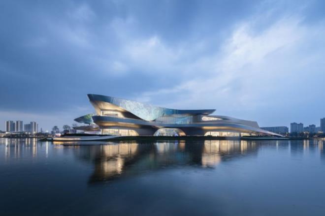 GELECEĞİN ŞEHRİ    Bilim Kurgu Müzesi, Pidu bölgesindeki ''Future City'' hareketinin önemli bir parçası.    Chengdu Gelecek ve Bilim Kurgu Şehri olarak bilinen 4,6 kilometrekarelik alan yeni üniversiteler, laboratuvarlar ve ofislere ev sahipliği yapacak.    Worldcon etkinliği Asya'da 2. kez olmak üzere ilk kez Çin'de düzenleniyor. Müze, etkinliğe ev sahipliği yapmak için tam zamanında açıldı.