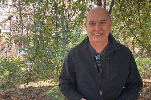 MEĞER BABASI DA OYUNCUYMUŞ...    Verdiği röportajın ardından ünlü oyuncu hakkında kimsenin bilmediği bir diğer gerçek ortaya çıktı.  Meğer Cengiz Nezir, Hababam Sınıfı'nda babasıyla birlikte rol almış.