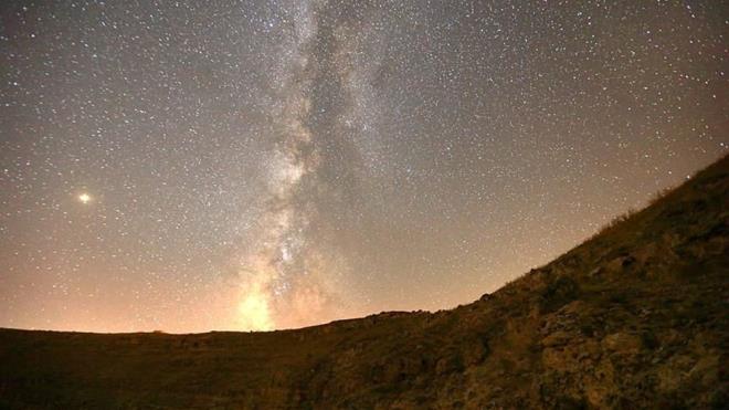 NASA, yılın en iyisi olarak bilinen Geminid meteor yağmurunun bugün zirveye ulaşacağını aktararak, yağmurun en yoğun olduğu zamanda saatte 60 ila 120 meteor görülebileceğini kaydetti.