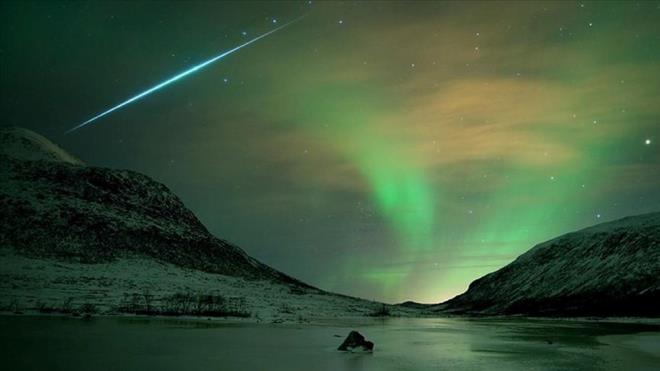 ABD Uzay ve Havacılık Ajansı (NASA), yaptığı açıklamada, meteorların belirli bir yönden gelmediği için dünyanın her yerinden izlenebileceğini belirtti.