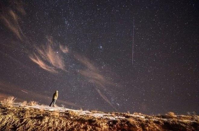 METEOR YAĞMURU SAAT KAÇTA GERÇEKLEŞECEK?    Yetkililer, meteor yağmurunu izlemek için en iyi zamanın Çarşamba 20.30 ile Perşembe 06.00 arası olacağına inanıyor.    NASA'ya göre radyant sabah 02.00 ile 03.00 arasında en yüksek seviyesine ulaşacak.