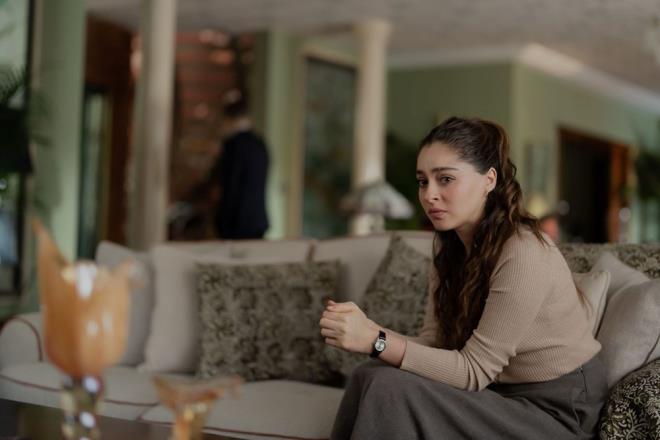 "KİMSE ÜZÜLSÜN İSTEMEDİM"    Korkan İncila ile konuşan Mete, İncila'nın gitme isteğine "Seni bırakmayız, kendini bir bataklıkta gibi düşün, hareket etmek daha kötü. Seni Ozan'a emanet etmek istemiyorum. Formaliteden de olsa bir odaya gireceksiniz sonuçta" dedi.    Kadir'in suçu olmadığını söyleyen İncila, "Ben kimse üzülmesin istedim" diyerek gözyaşlarına boğuldu.