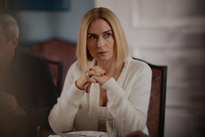 Tüm olayların İncila dışında gelişmesi ve Kont Ziya'nın Kadir'i yemeğe götürmesi sosyal medyada gündem oldu.  <br>  "İncila kendin için bir şey yapmalısın"  "Ah Kont Ziya nereden çıkardın Kadir'i?"  "İncila ne yapsa Kadir'den kurtulamıyor"  "Artık kararını ver İncila"  "İncila'ya en büyük kötülüğü babaannesi Afife yapmış, yapmaya da devam ediyor"  "Mete asla izin vermez"  "Ortalık iyice karıştı"  "İncila ile ilgili her şey onun dışında gelişiyor çok yazık"