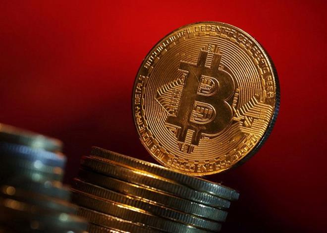 Soru 9: Saklama görevini hangi kuruluşlar üstlenecek?  <br>  Yatırımcıların borsalar üzerinden alacağı ETF?lerdeki Bitcoinleri saklama görevini çoğunlukla kripto para kuruluşları üstlenecek. Hashdex ETF?sini BitGo, VanEck ETF?sini Gemini saklayacakken, Fidelity saklama hizmetini yine kendi platformu üzerinden sağlayacak. Diğer 8 borsa yatırım fonu için saklama görevini ise ABD merkezli kripto para borsası Coinbase üstlenecek.  <br>  Soru 10: Sırada hangi ETF?ler var?  <br>  Bitcoin ETF onayının ardından gözler SEC?e yapılan spot Ethereum ETF başvurularına çevrildi. VanEck, ARK 21Shares ve Hashdex gibi şirketlerin spot Ethereum ETF başvuruları, inceleme sürecinde bulunuyor.    ETF analistleri, Ethereum başvurularının 2024 yılı içinde onaylanabileceğini belirtiyor. Bunun yanında diğer kripto para birimlerine yönelik başvuruların da süreç içinde SEC?e sunulabileceği ifade ediliyor.