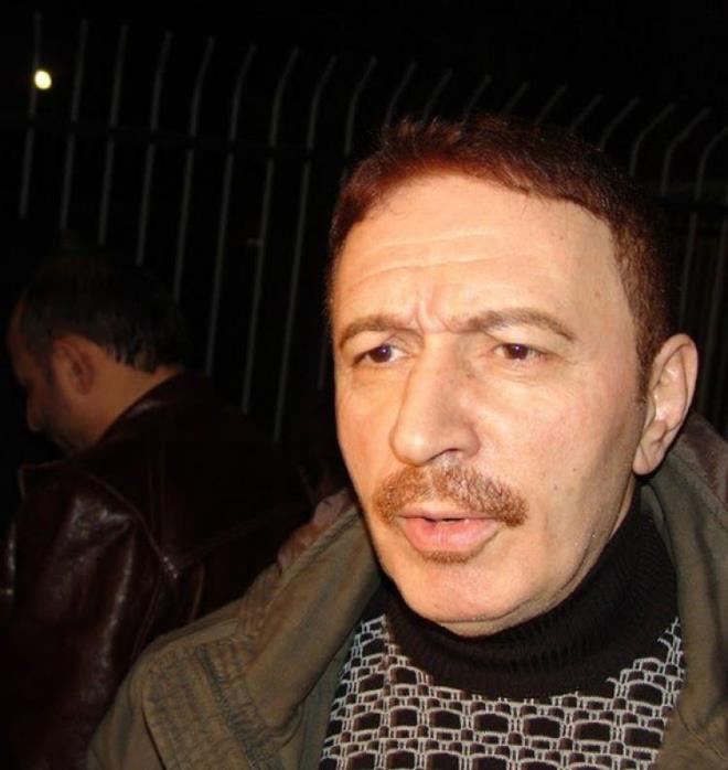 Topaloğlu sözlerine böyle devam etti:    "Yanlış anlaşılırız diye çoğu şeyi anlatamıyoruz. Sanatçılar olarak biz çok hassasız. Duygulara hitap ediyoruz. Sevgi üzerine kurulmuş bir dünyamız var. Bu dünyanın içinde ne diyelim de yanlış anlamasınlar diye düşünüyoruz. Anlatamadığım çok şey var o yüzden. 'Sürgün Yedi' adlı yeni şarkımda bu yüzden ortada kalan insanın çırpınışları var. Kimse bu yanımı biliyor mu? Kimseye bir şey demedim, mutlu etmek üzerine kurulu bir dünyamız var.