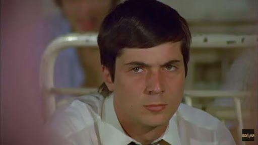 İlk kez Hababam Sınıfı Uyanıyor ile tanınan sevilen oyuncu, şu sıralar oyunculuk yapmıyor.