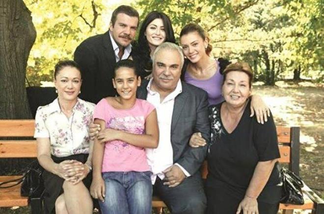 Aradan geçen zamanda evin küçük Ayşe'si Şebnem Ceceli de büyüyüp genç kız oldu.