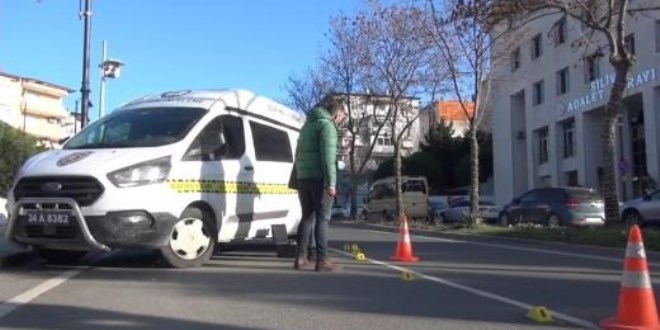 İstanbul'da adliye binası önünde silah sesleri