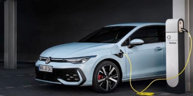 Yenilenen Volkswagen Golf tanıtıldı: ChatGPT desteğiyle geldi!