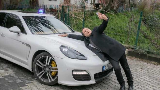 LÜKS ARAÇLAR ARKA SOKAKLAR DİZİSİNDE