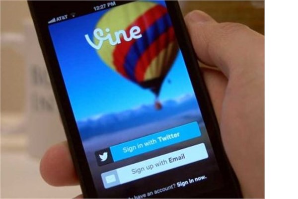 <p><b>Vine</b></p>  Kısa süreli videolarla eğlenceli bir sosyal medya uygulaması.