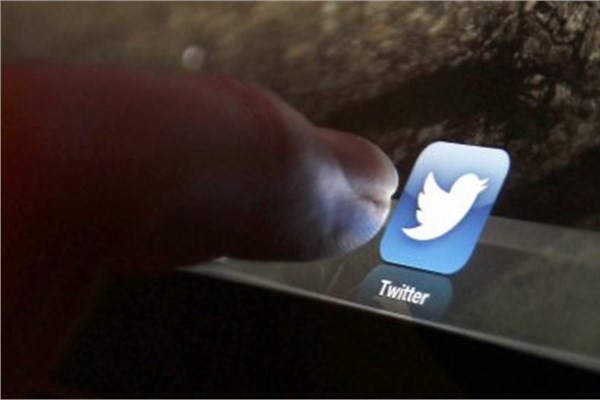 <p><b>Twitter</b></p>  En çok indirilen sosyal medya uygulamalarının başında geliyor.