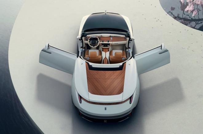 2023'te tanıtılan La Rose Noire Droptail'in de benzer bir fiyatta olduğu biliniyordu.