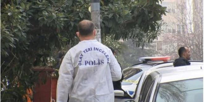 Park halindeki araçta ceset bulundu