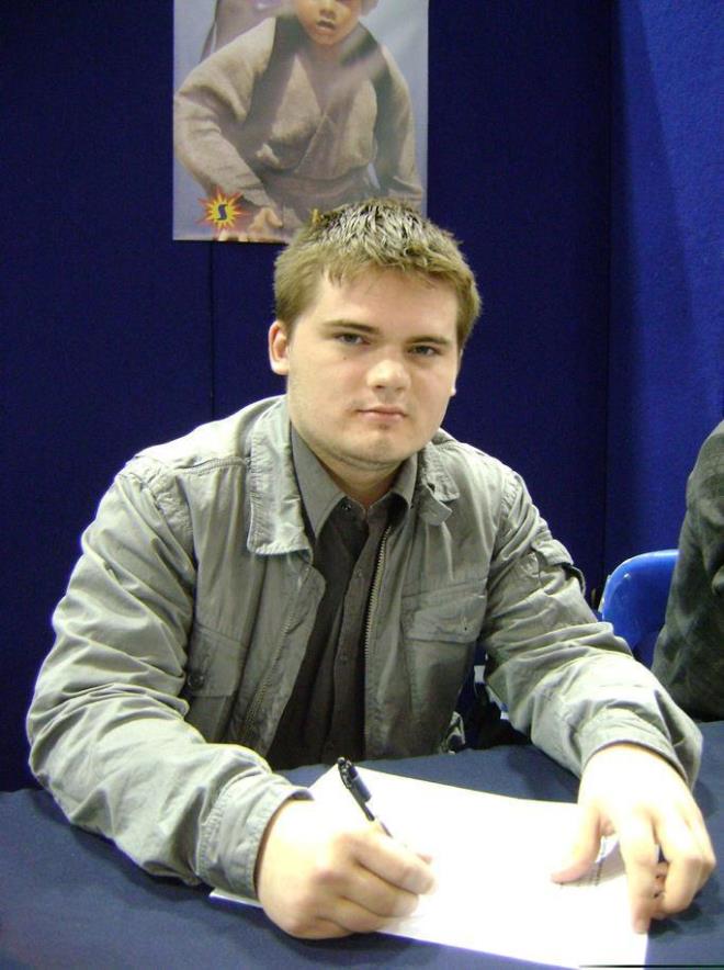 Bu eski Jake'i geri almak gibi bir şey çünkü şizofren olana kadar her zaman inanılmaz derecede sosyaldi" diyerek ünlü ismin son durumunu anlatıyor.