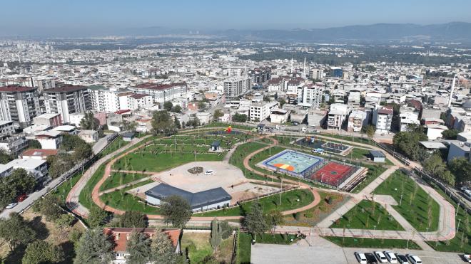 Bölge Parkları<br>  Yeni dönemde en az 11 tane yeni bölge parklarını şehre kazandıracaklarını belirten Başkan Aktaş, ?42.000 metrekarelik Yunuseli Çamlık Parkı, 30.000 metrekarelik Demirci Parkı, 31.000 metrekarelik Göçmen Konutları Parkı, 500.000 metrekarelik Hasköy Mesire Alanı, 45.000 metrekarelik Şirinevler Parkı, 42.000 metrekarelik Hasanağa Kızılcıklı Parkı, 28.000 metrekarelik Büyükbalıklı Parkı, 20.000 metrekarelik Balkan Parkı, 19.500 metrekarelik Balat, Doğanköy Parkı, 11.000 metrekarelik Karapınar Parkı, 40.000 metrekarelik Samanlı Parkı gibi birçok bölge parkını şehrin farklı noktalarında halkımızın hizmetine sunacağız' dedi.