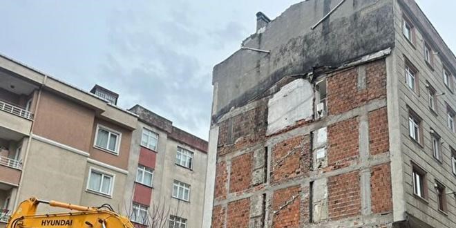 Yıkım sırasında şoke eden görüntü
