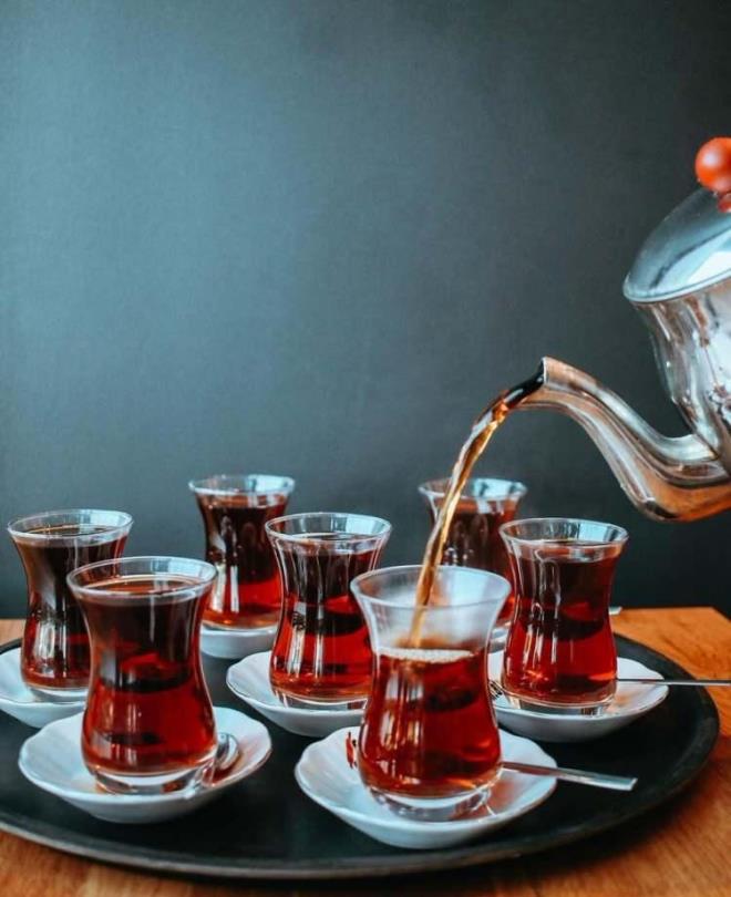 RAMAZAN'DA ÇAY VE KAHVE NE ZAMAN İÇİLMELİ?    Uzmanlar çay ve kahve tüketimi için en sağlıklı zamanın iftardan bir saat sonra olduğunu vurguluyor. Bir saat sonra içilen çay kahve yukarıda sayılan hiç bir olumsuz duruma neden olmaz.