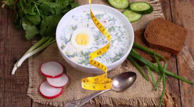 Ramazan ayında 30 gün boyunca sizi tok tutacak ve metabolizmanızın hızlı çalışmasını sağlayacak kefir ve yumurta ikilisiyle daha rahat oruç geçirebilirsiniz. Uzman isimlerinde önerdiği yumurta ve kefir ikilisi sayesinde Ramazan ayını hem sağlıklı hem de zinde geçirmeniz mümkün. Peki yumurta ve kefir ikilisi nasıl tüketilir? İşte yumurta ve kefir ikilisi ile ilgili bilmeniz gerekenler: