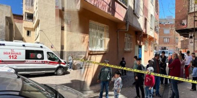 Boşanma davasından çıkıp eski eşini öldürdü